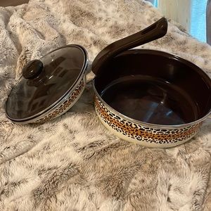 Leopard pans